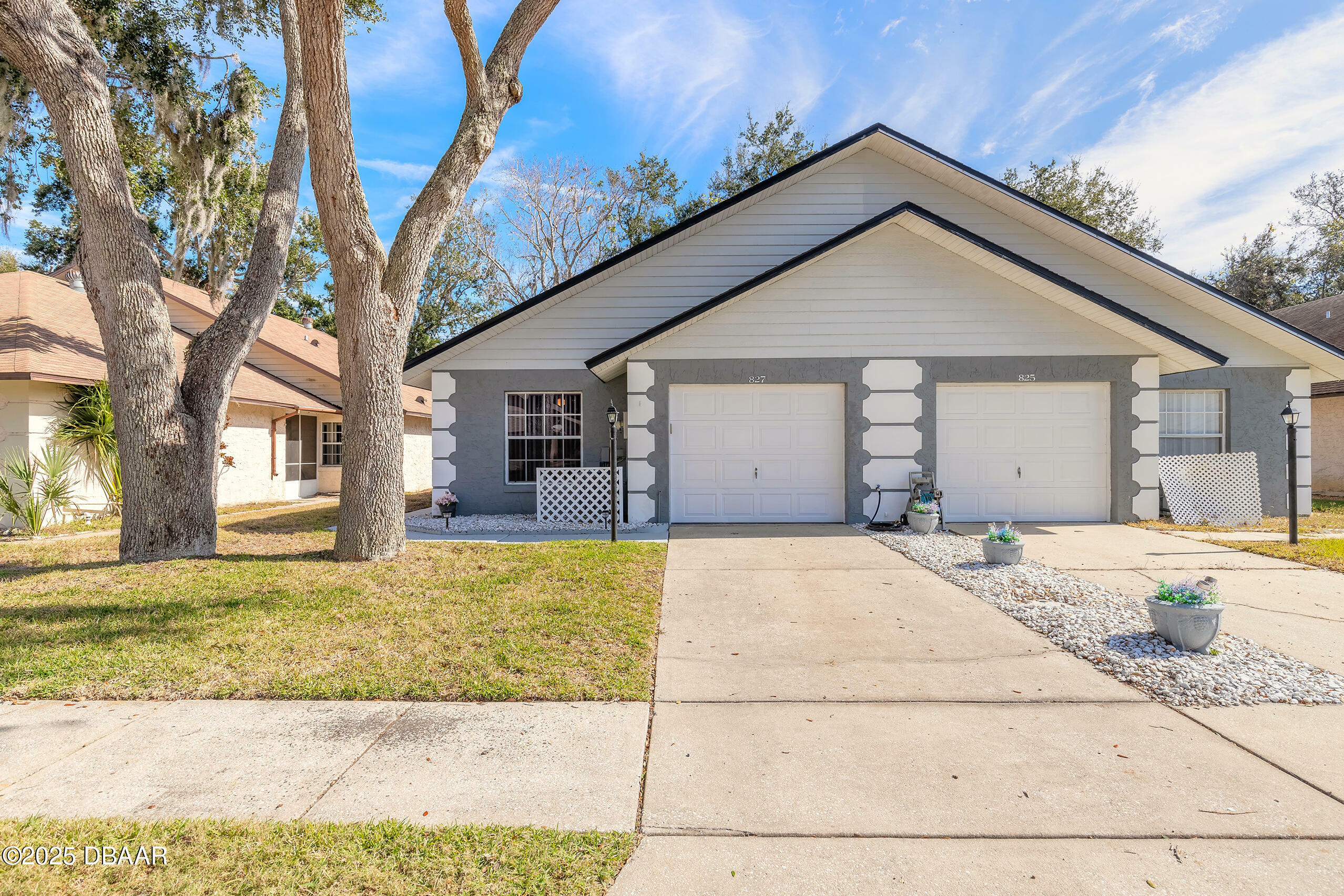 Property Photo:  827 Brimfield Court  FL 32127 