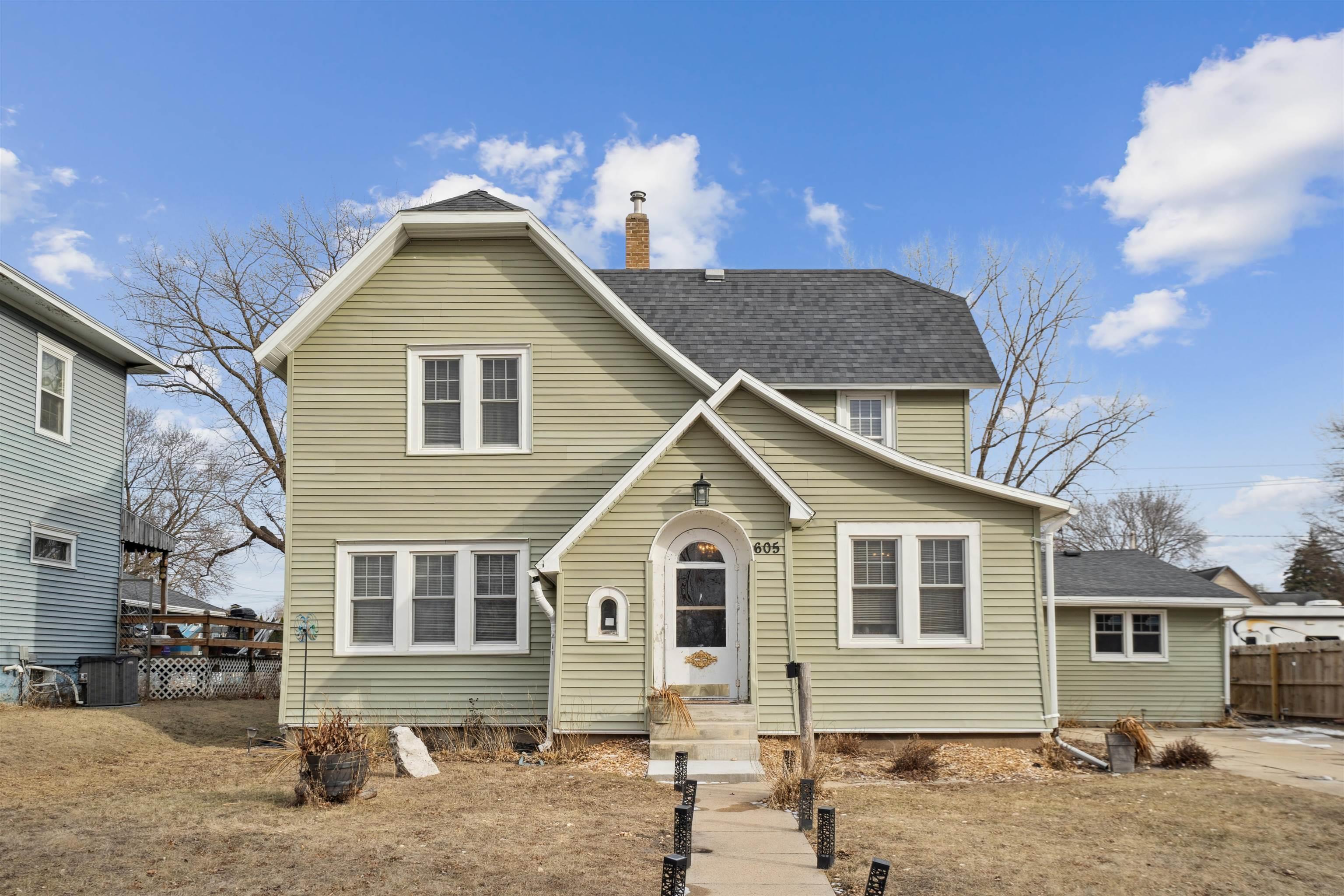 Property Photo: 605 S Frederick Avenue IA 50662