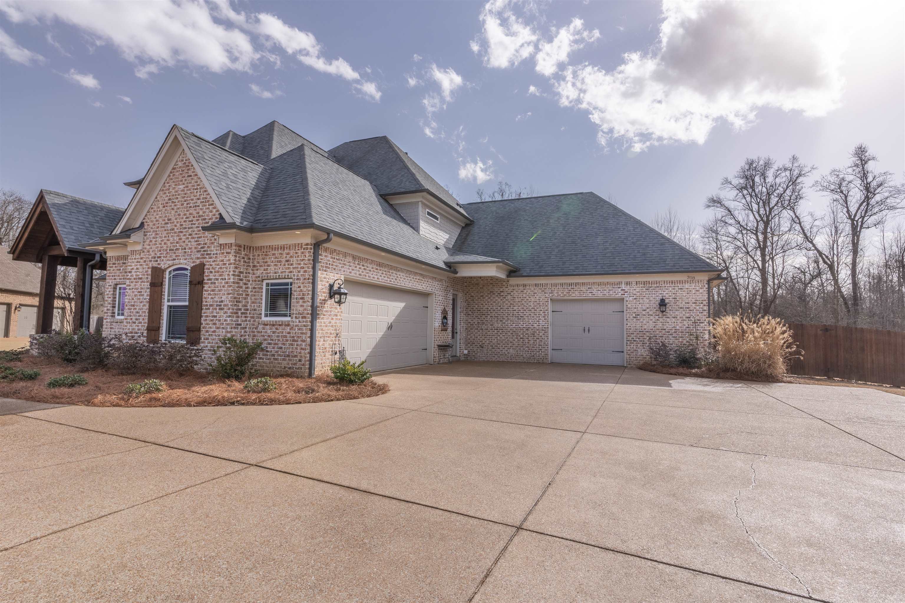 Property Photo:  318 Salem Oaks Cv  TN 38004 