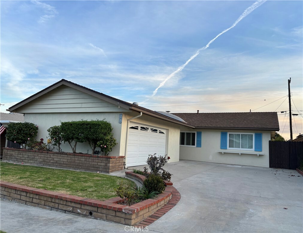 Property Photo: 851 Bejay Place CA 90731