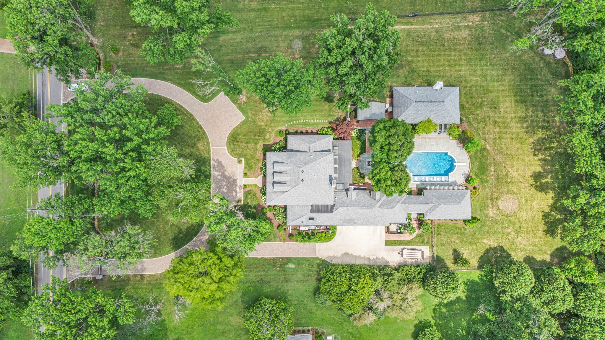 827 Tyne Blvd  Nashville TN 37220 photo
