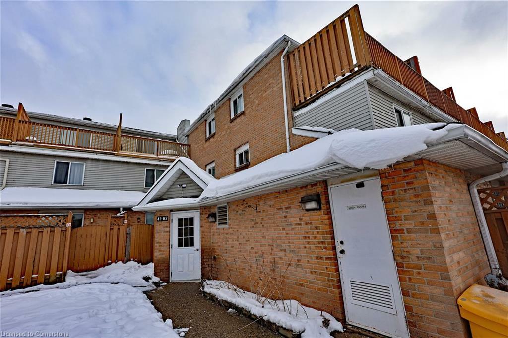 Property Photo:  67 Valleyview Road 58  ON N2E 3J1 