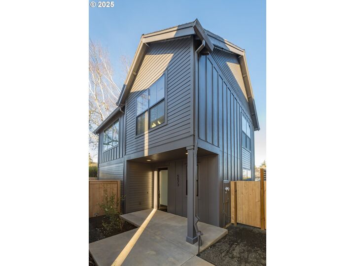 Property Photo: 5073 NE 37th Ave OR 97211