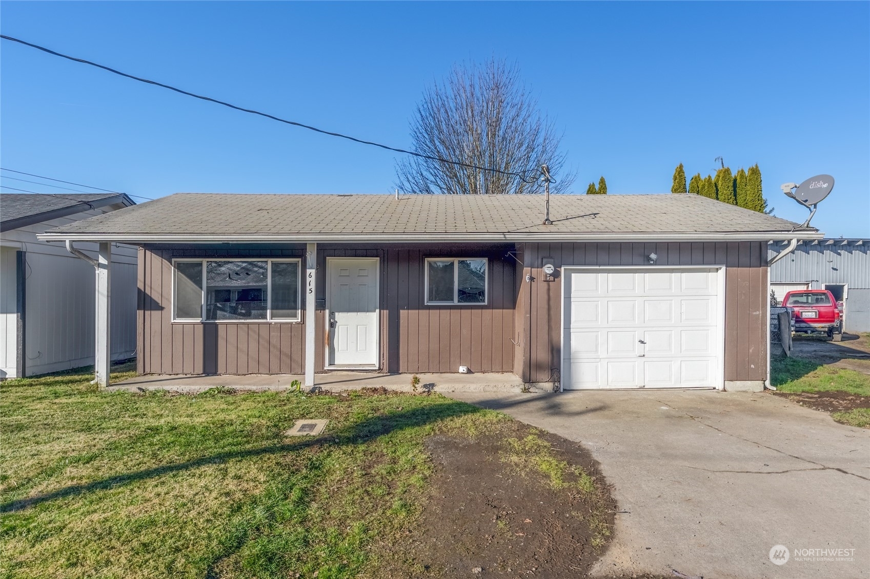 Property Photo:  615 S 8th Avenue  WA 98626 