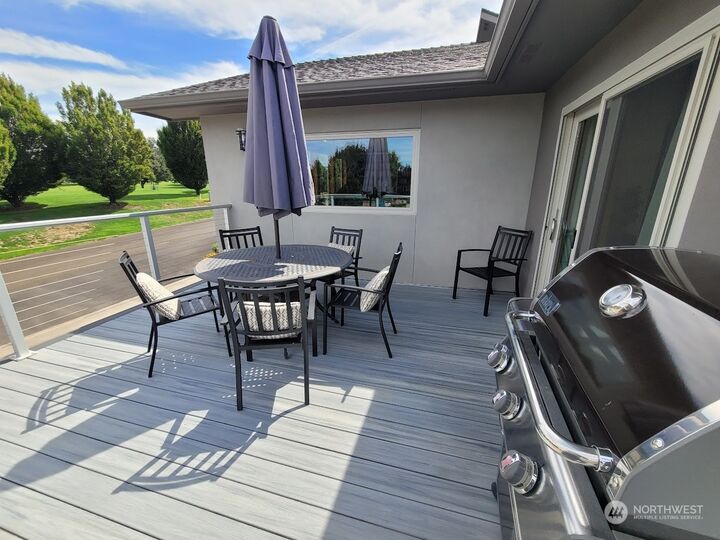 Property Photo:  2425  Country Club Road  WA 99362 