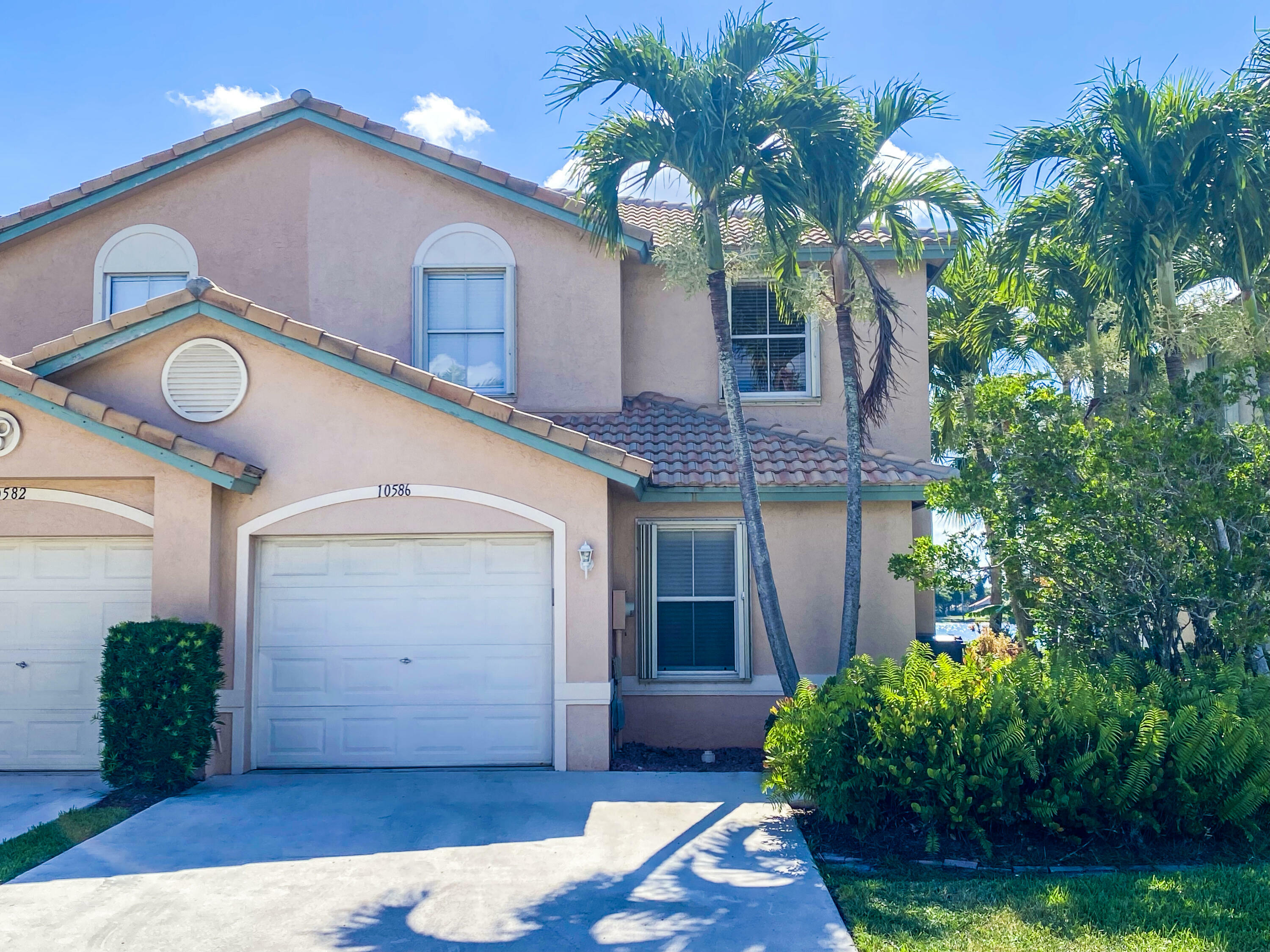 Property Photo: 10586 Pelican Drive FL 33414