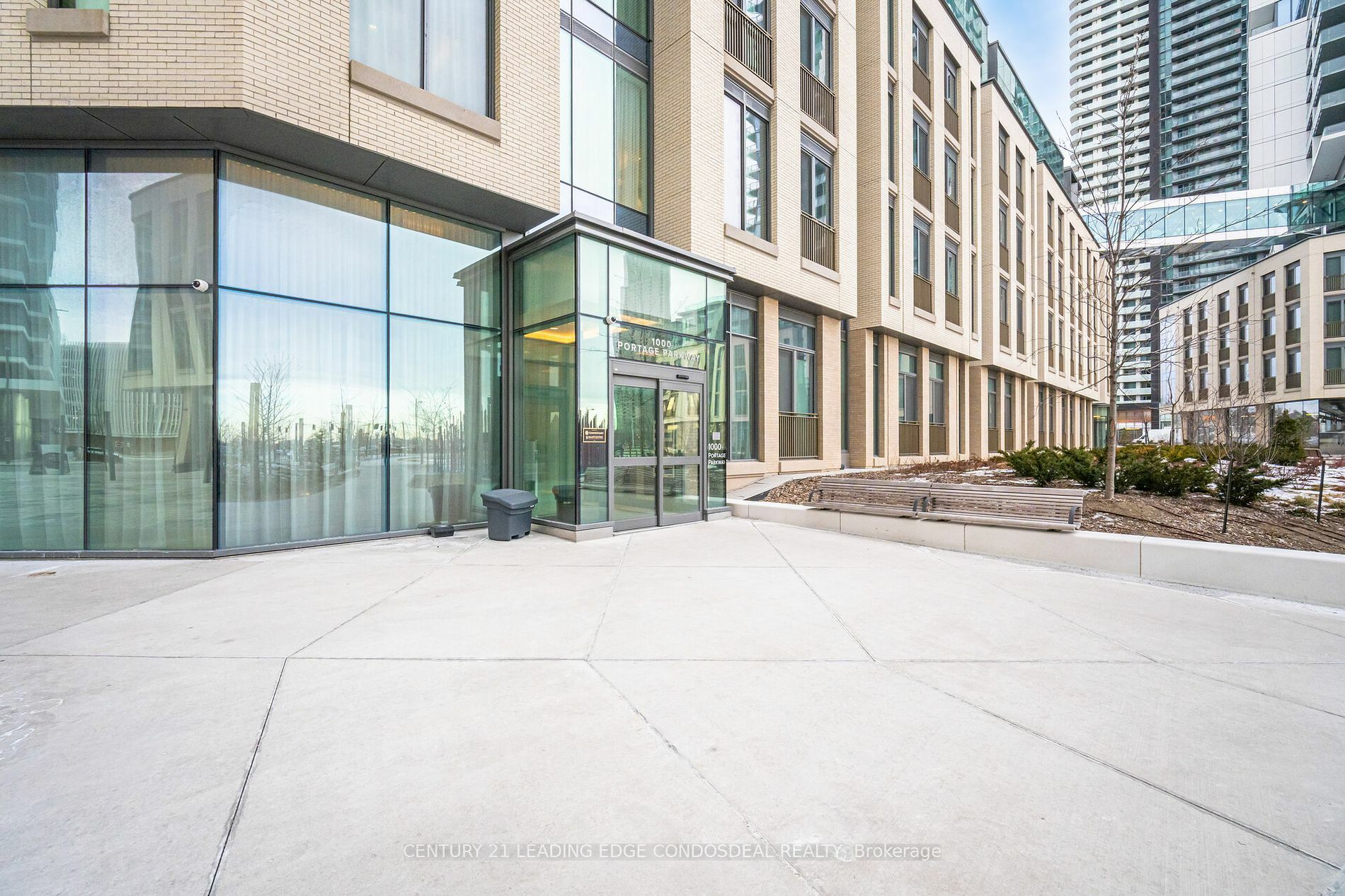 Property Photo:  1000 Portage Pkwy 2606  ON L4K 0L1 