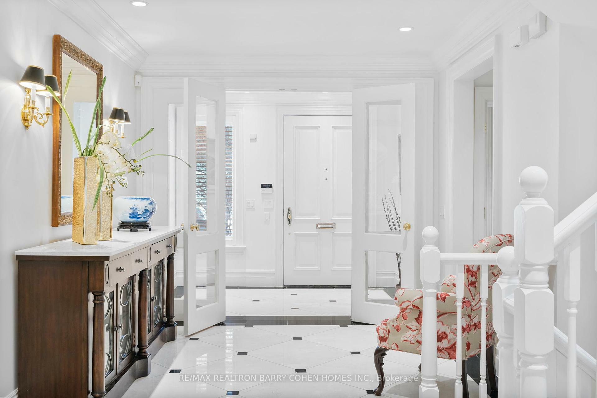 Property Photo: 7 Valleyanna Drive ON M4N 1J7