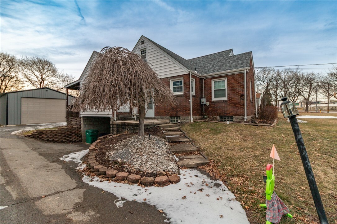 Property Photo: 1408 N Main St Ext PA 16001