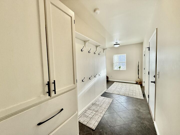 Property Photo: 919 NE 28th Ave SD 57401
