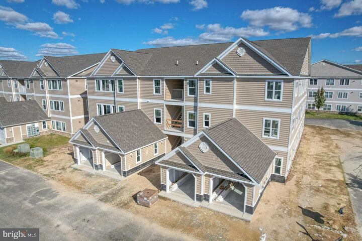 Property Photo:  4903 E Pebble Ln J  DE 19963 