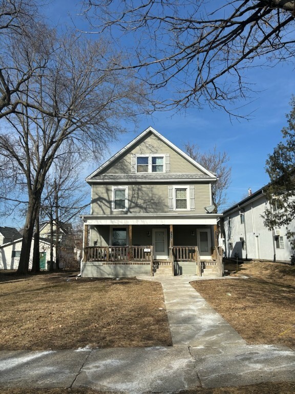 Property Photo:  1748 A Ave NE  IA 52402 