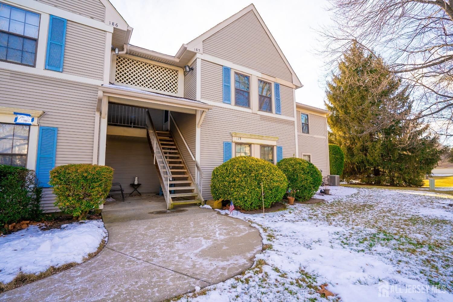 Property Photo:  185 Wycoff Way  NJ 08816 