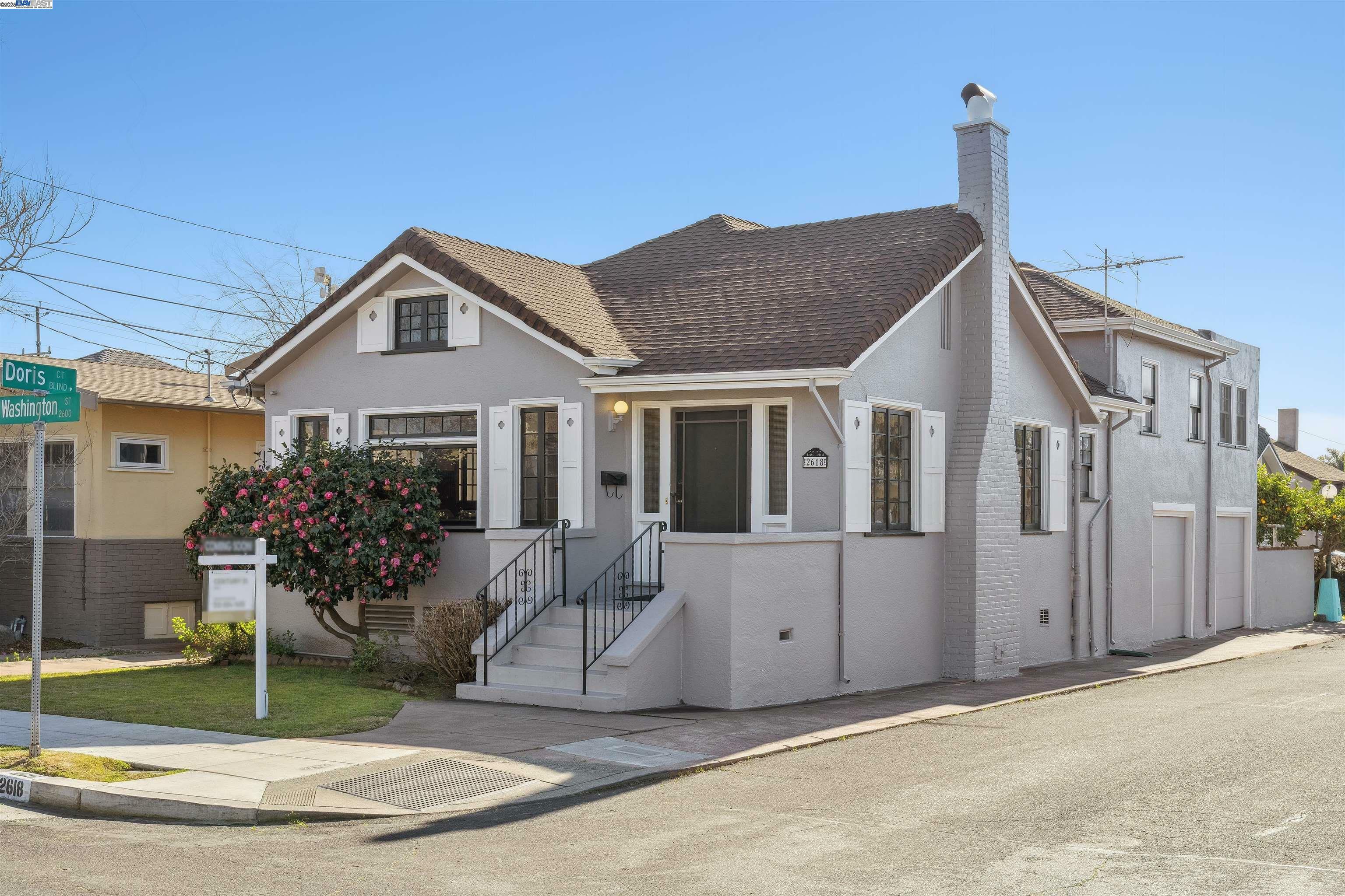 Property Photo:  2618 Washington St  CA 94501 