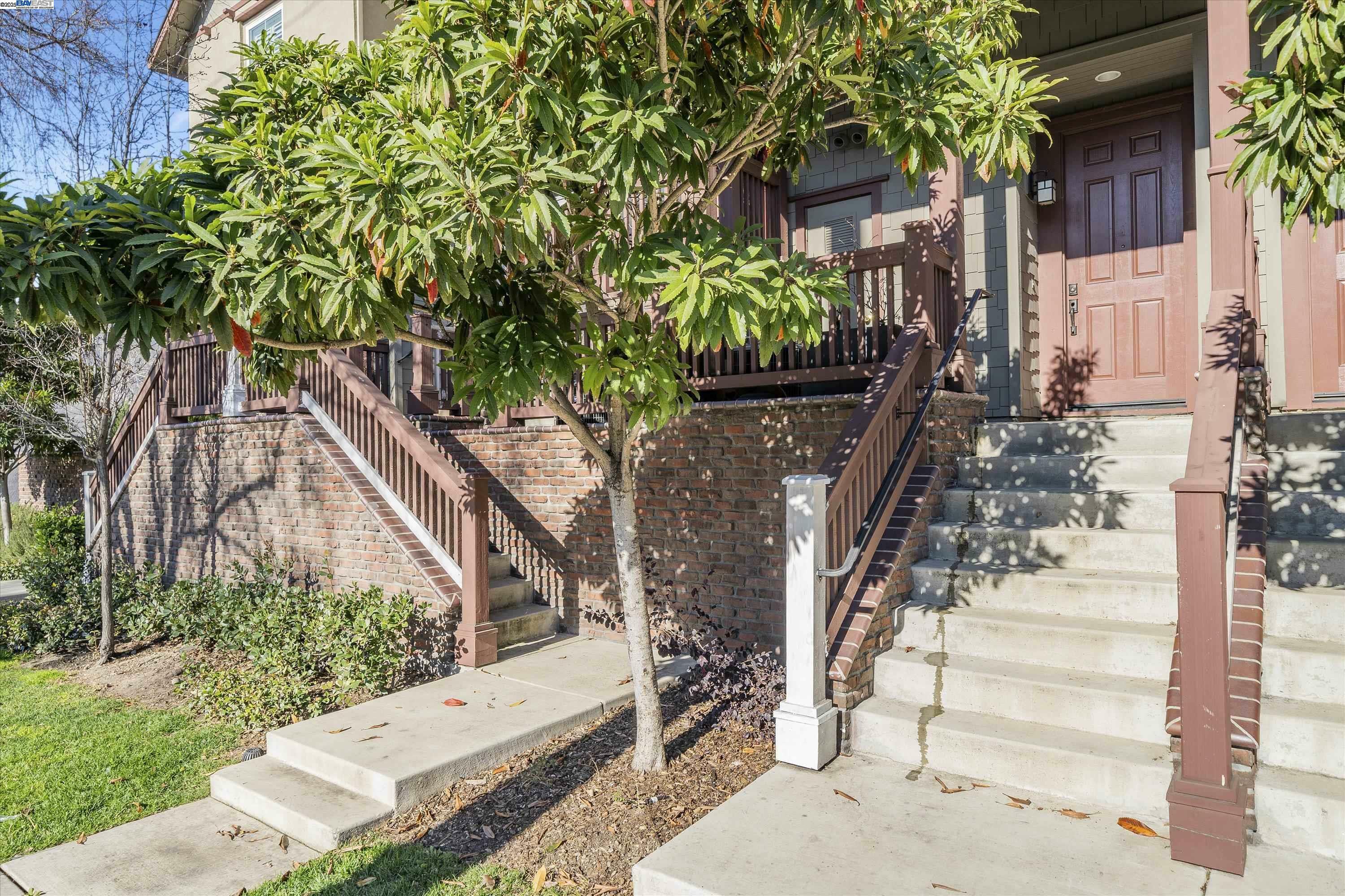 Property Photo:  1832 Railroad Ave 106  CA 94550 