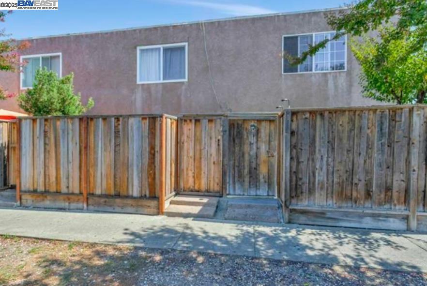 Property Photo:  1560 Pine St 14  CA 94520 