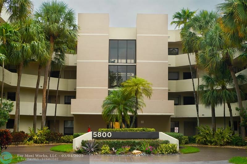 Property Photo: 5800 Camino Del Sol 105 FL 33433