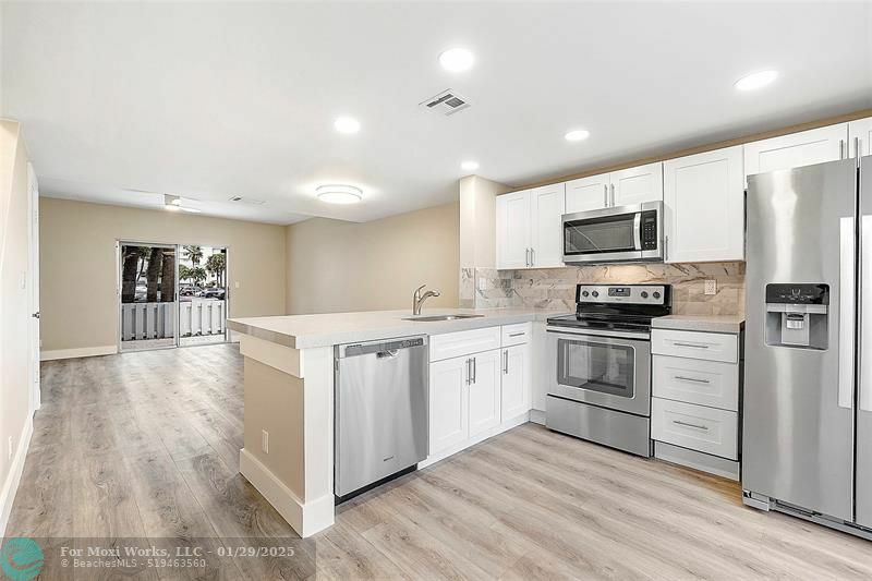 Property Photo:  2747 NE 15th St  FL 33062 