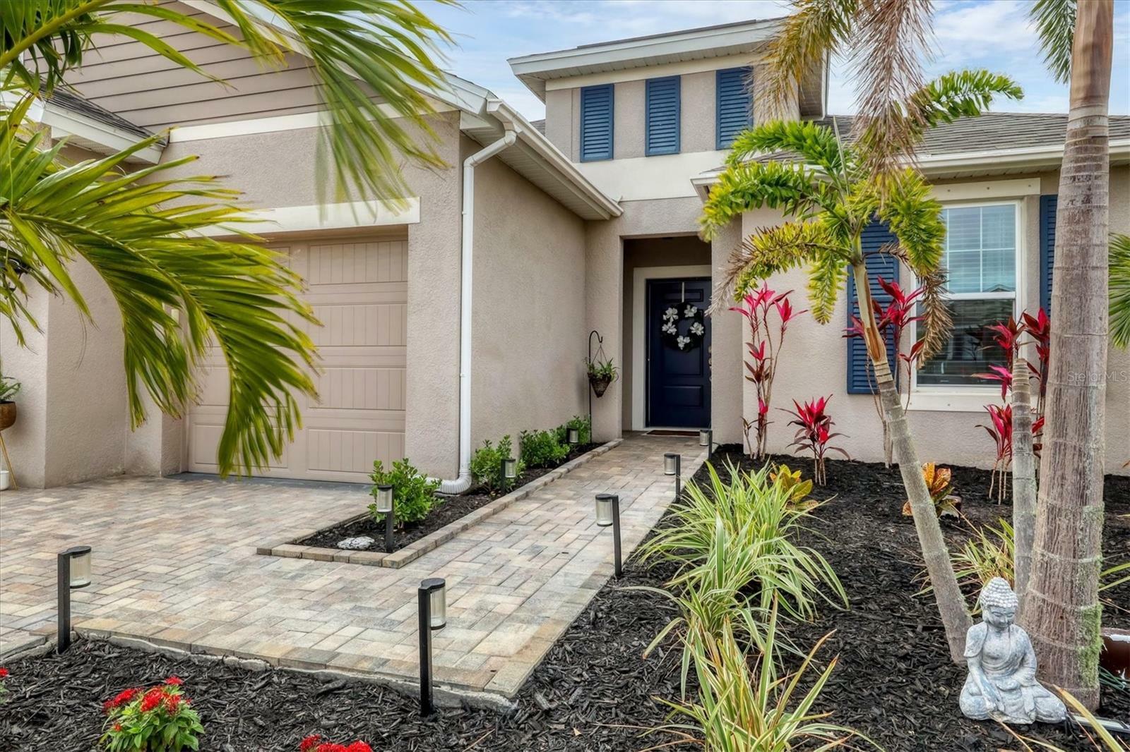 Property Photo:  6428 Devesta Loop  FL 34221 
