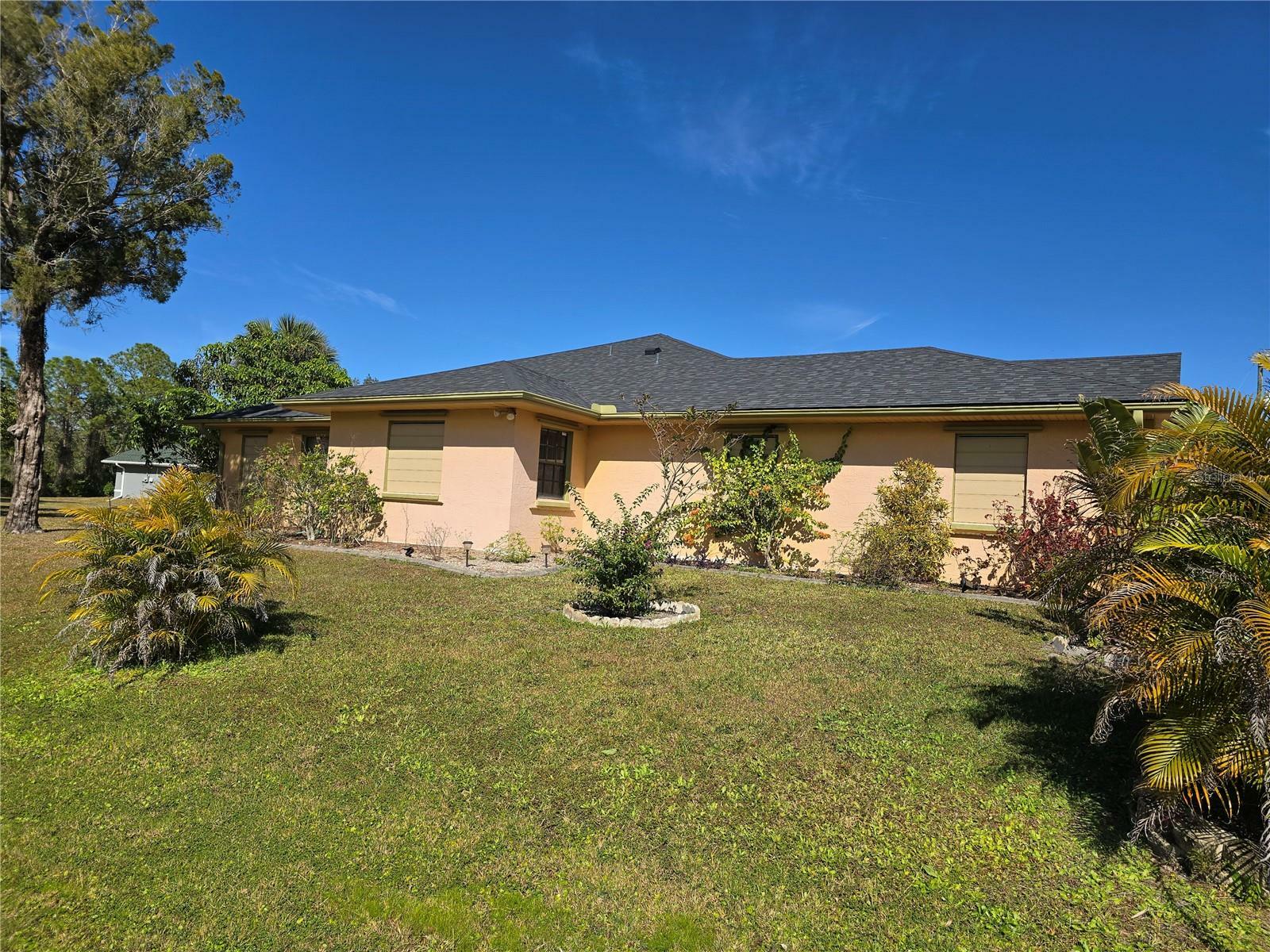 Property Photo:  7020 Sena Road  FL 34291 