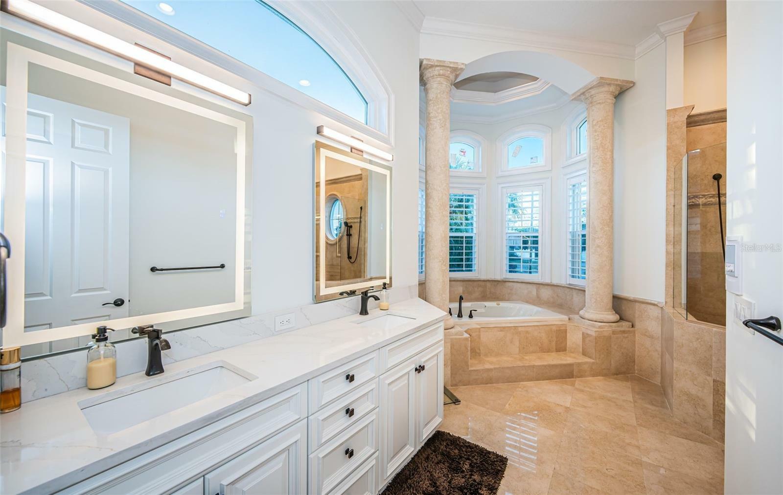 Property Photo:  4419 Bayshore Boulevard NE  FL 33703 