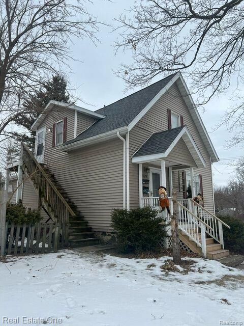 Property Photo:  1120 W Oregon Street  MI 48446 1325 