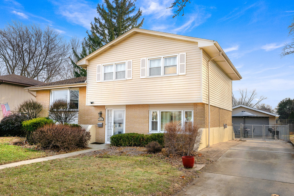 Property Photo:  7537 160th Place  IL 60477 