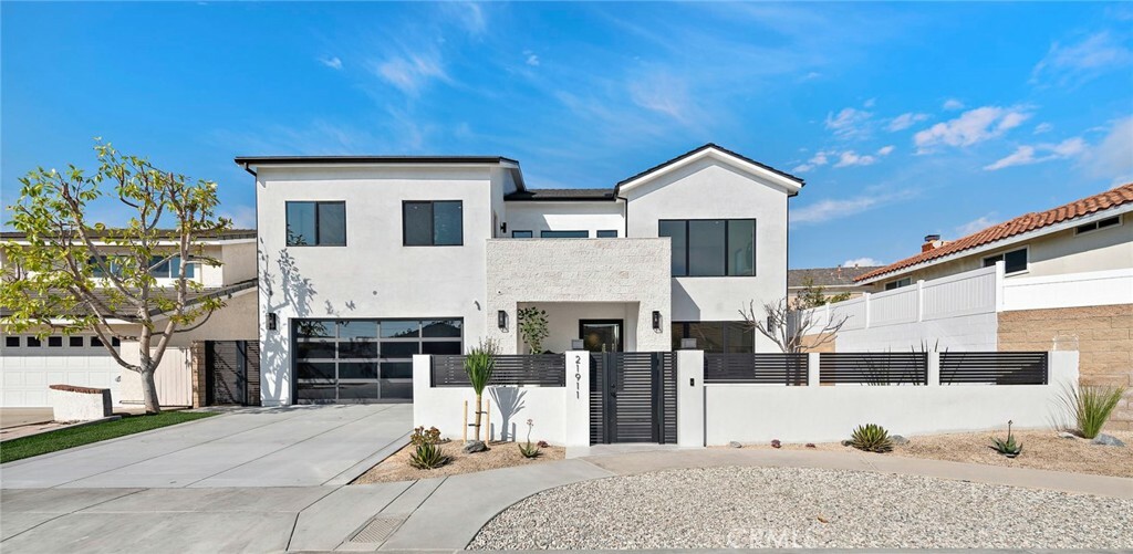 Property Photo:  21911 Summerwind Lane  CA 92646 