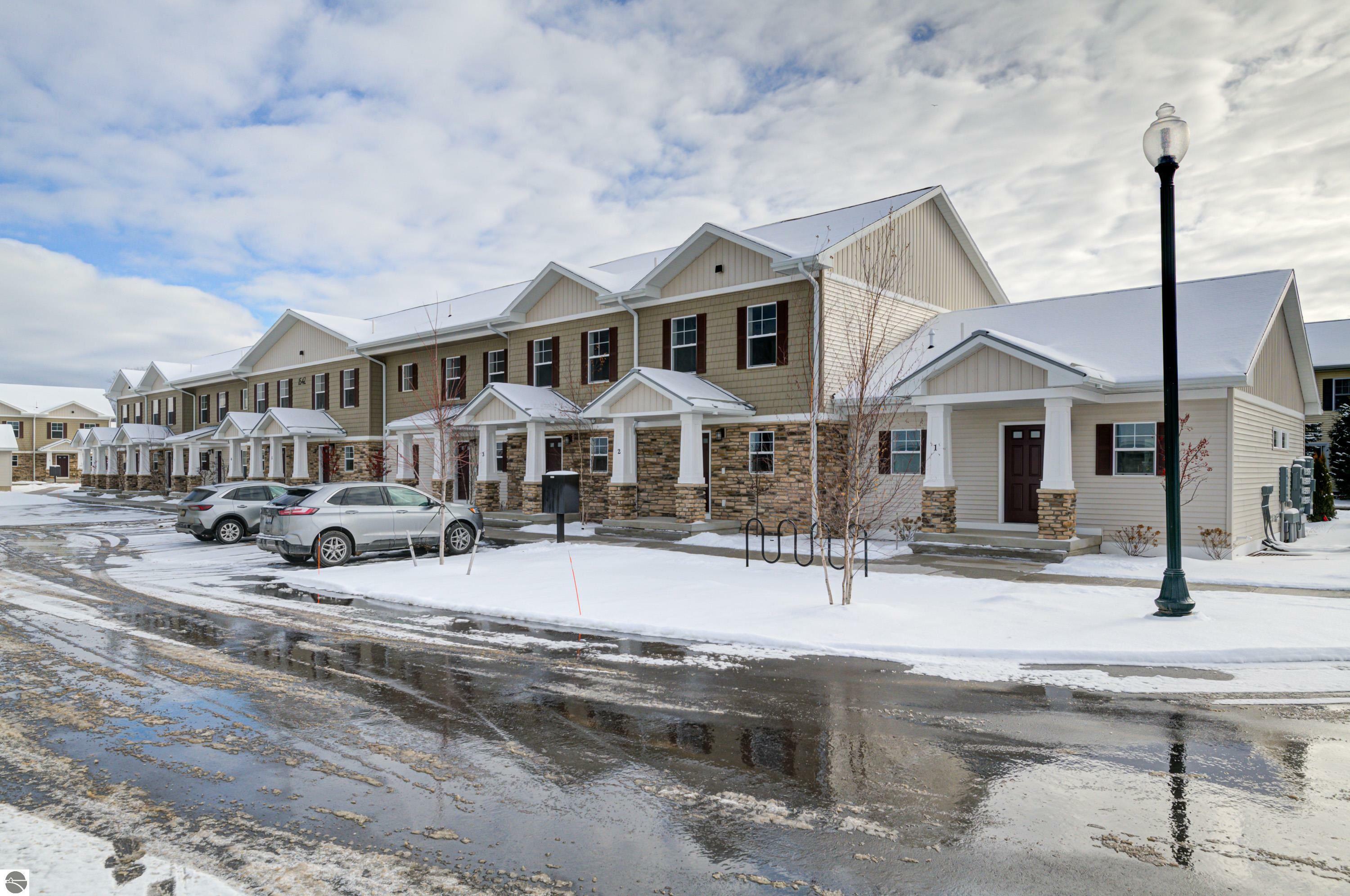 Property Photo:  1542 Simsbury Street Unit 4  MI 49686 