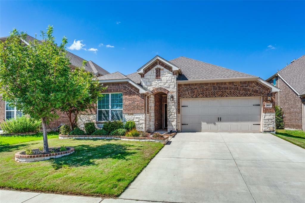 Property Photo:  912 Pinnacle Ridge Road  TX 76052 