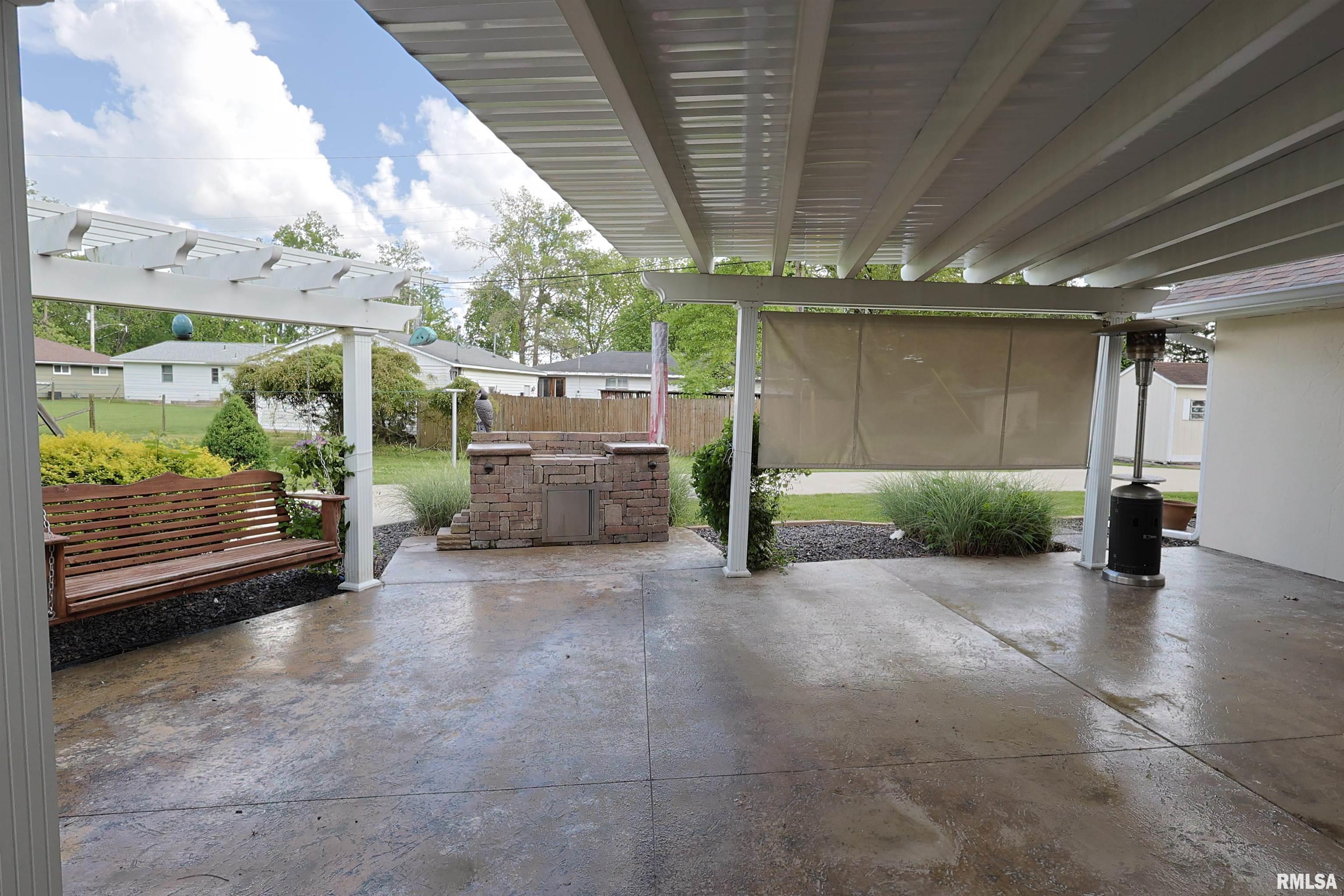 Property Photo: 205 E Jennings IL 62881