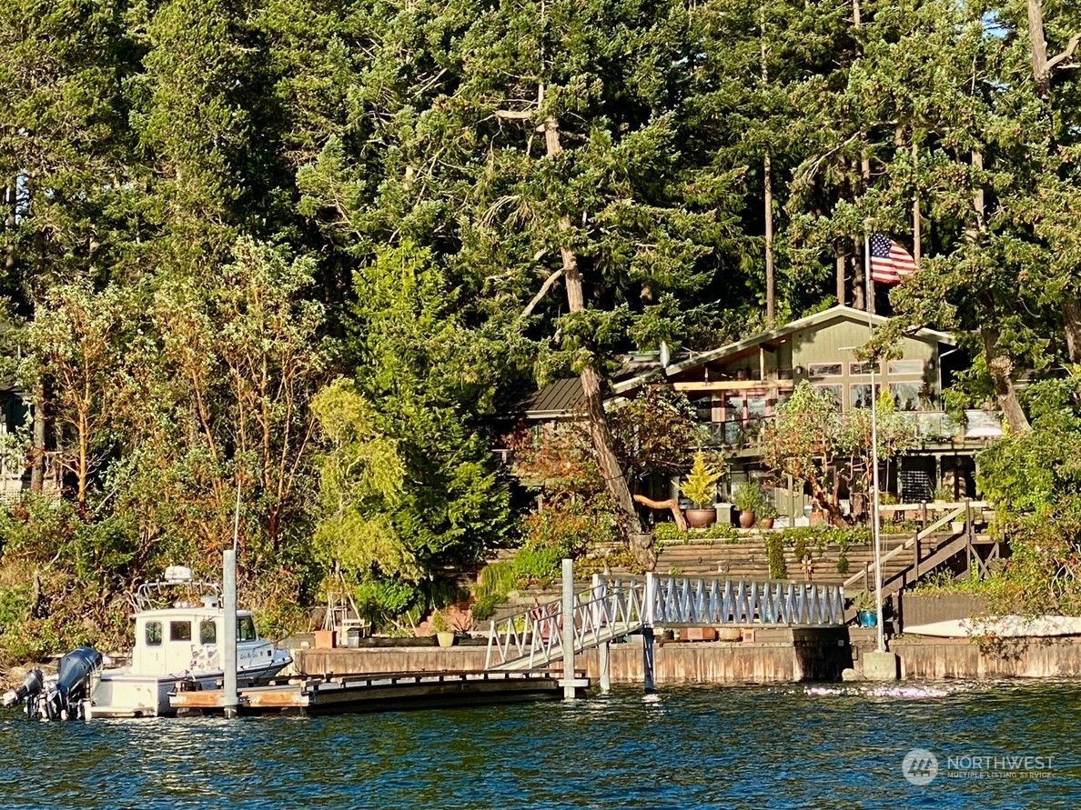 Property Photo: 3 Brown Island WA 98250