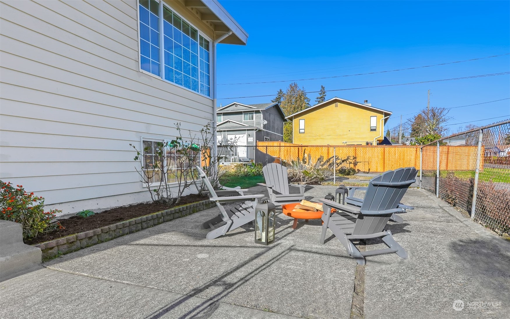 Property Photo:  8501  39th Avenue S  WA 98118 