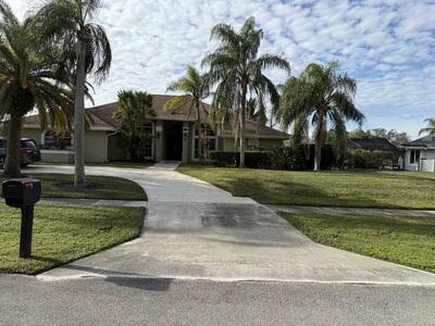 Property Photo: 1295 Longlea Terrace FL 33414