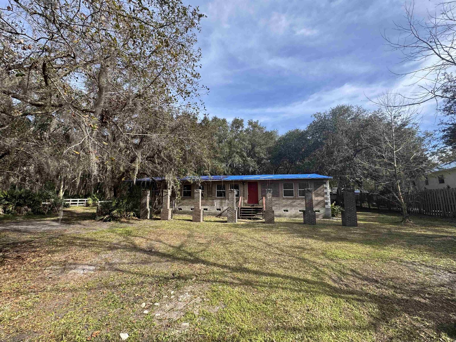 Property Photo: 6536 Sherry Ln FL 32095