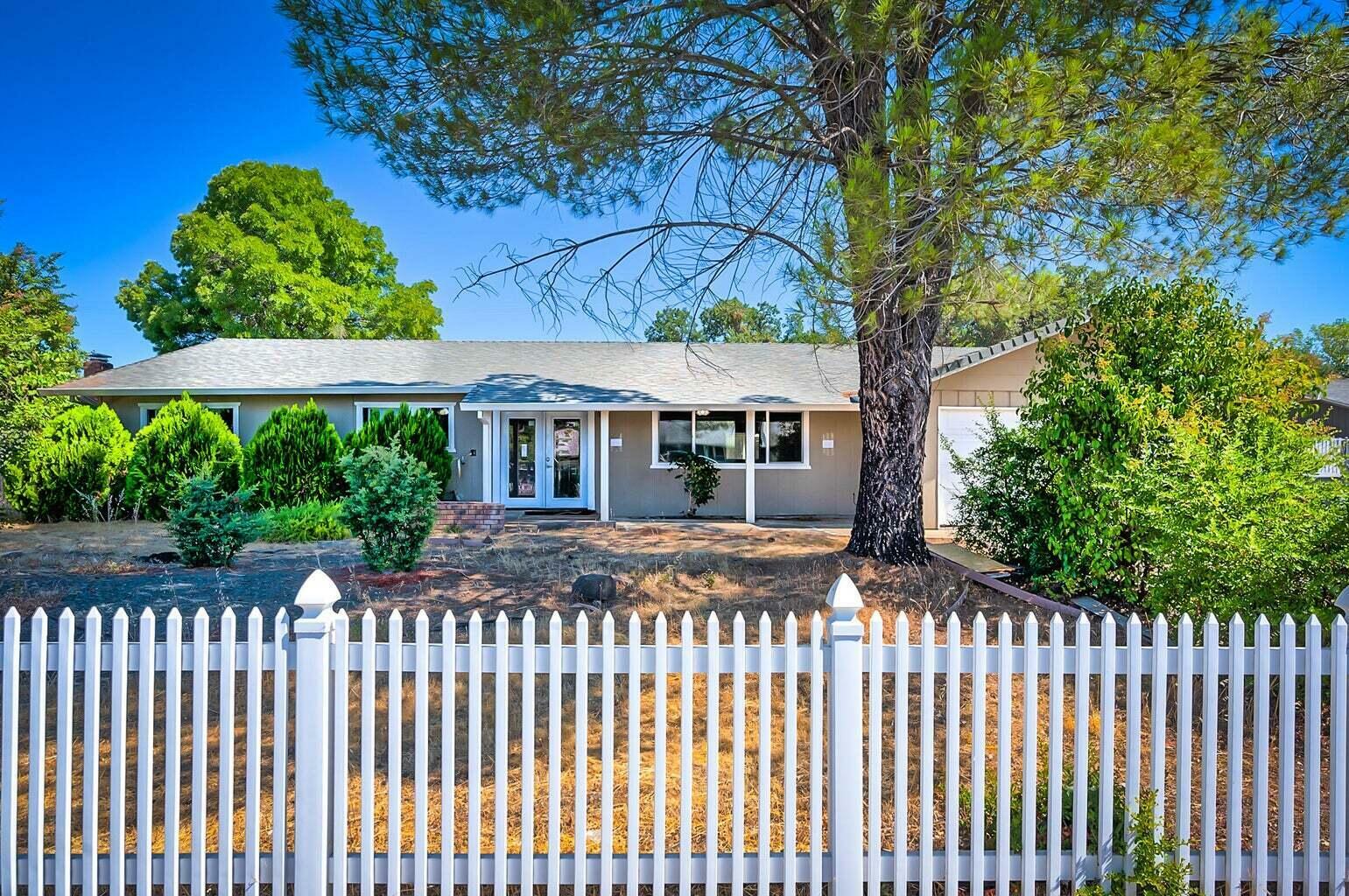 Property Photo:  2878 Wilson Avenue  CA 96002 