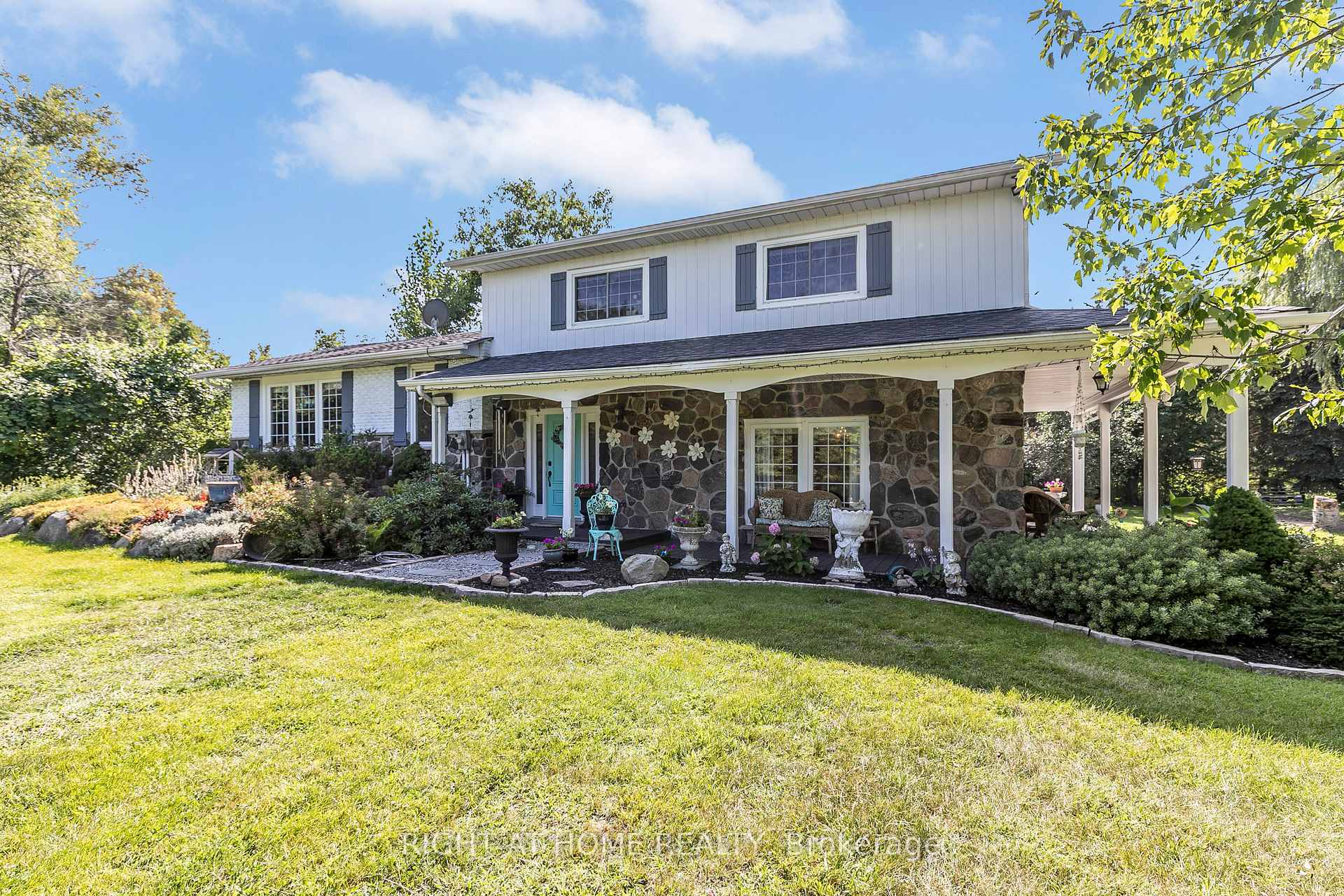 Property Photo: 2230 Spring Street ON L9S 2B6
