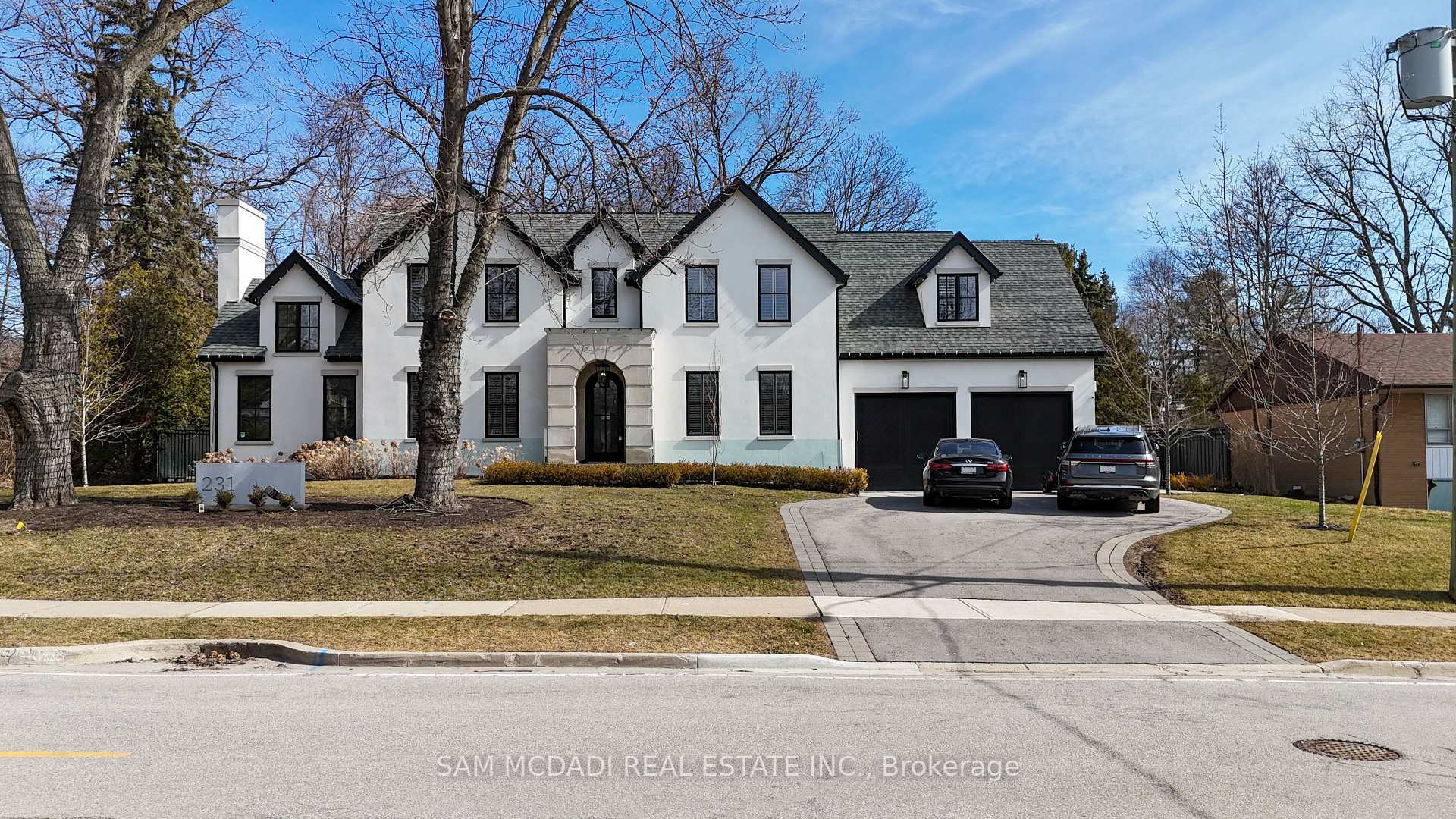 Property Photo: 231 Wedgewood Drive ON L6J 4R6