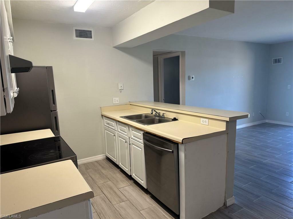 Property Photo: 5311 Summerlin Rd 1104 FL 33919