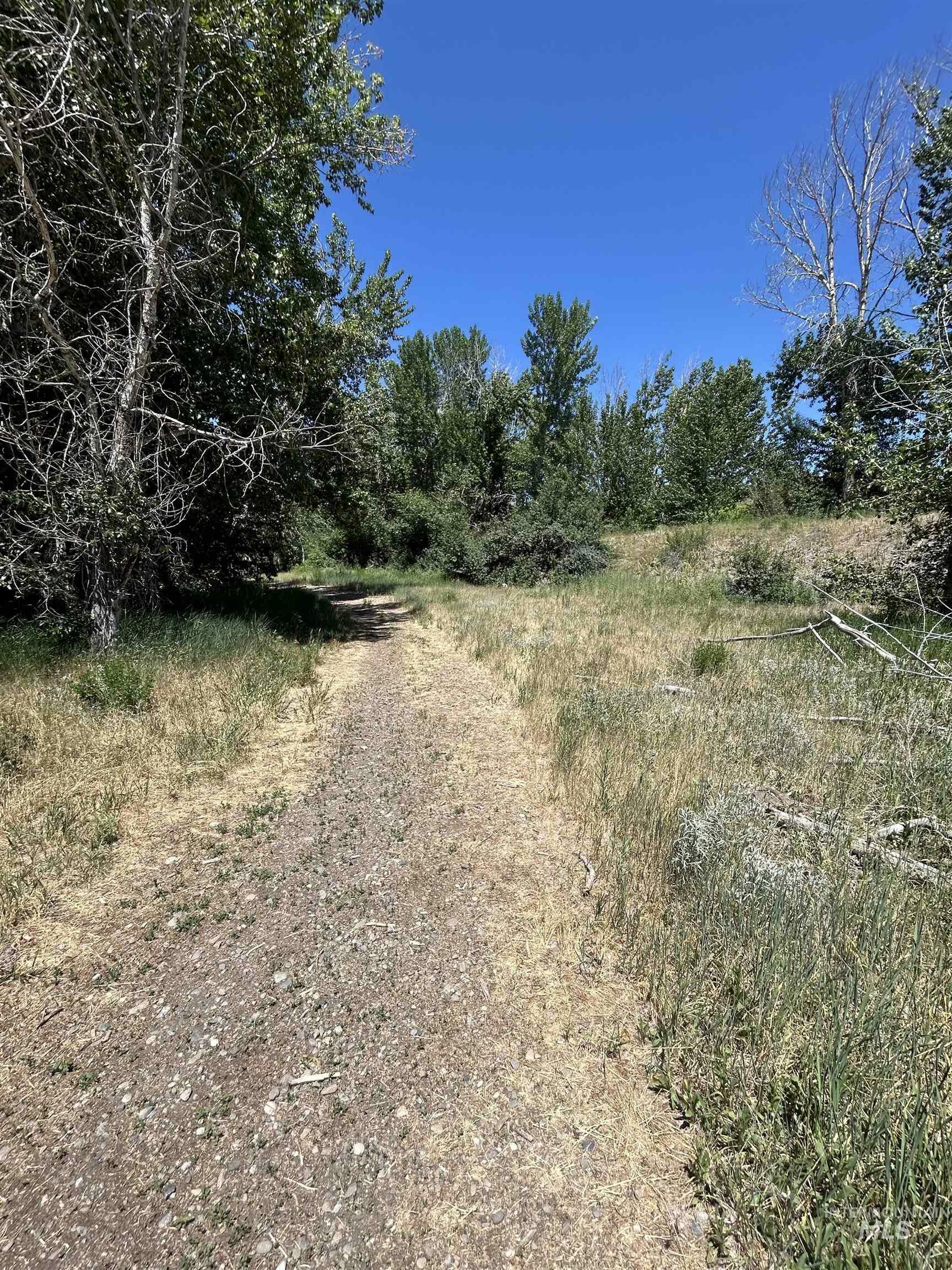 Property Photo:  600 Riverside Dr  ID 83313 