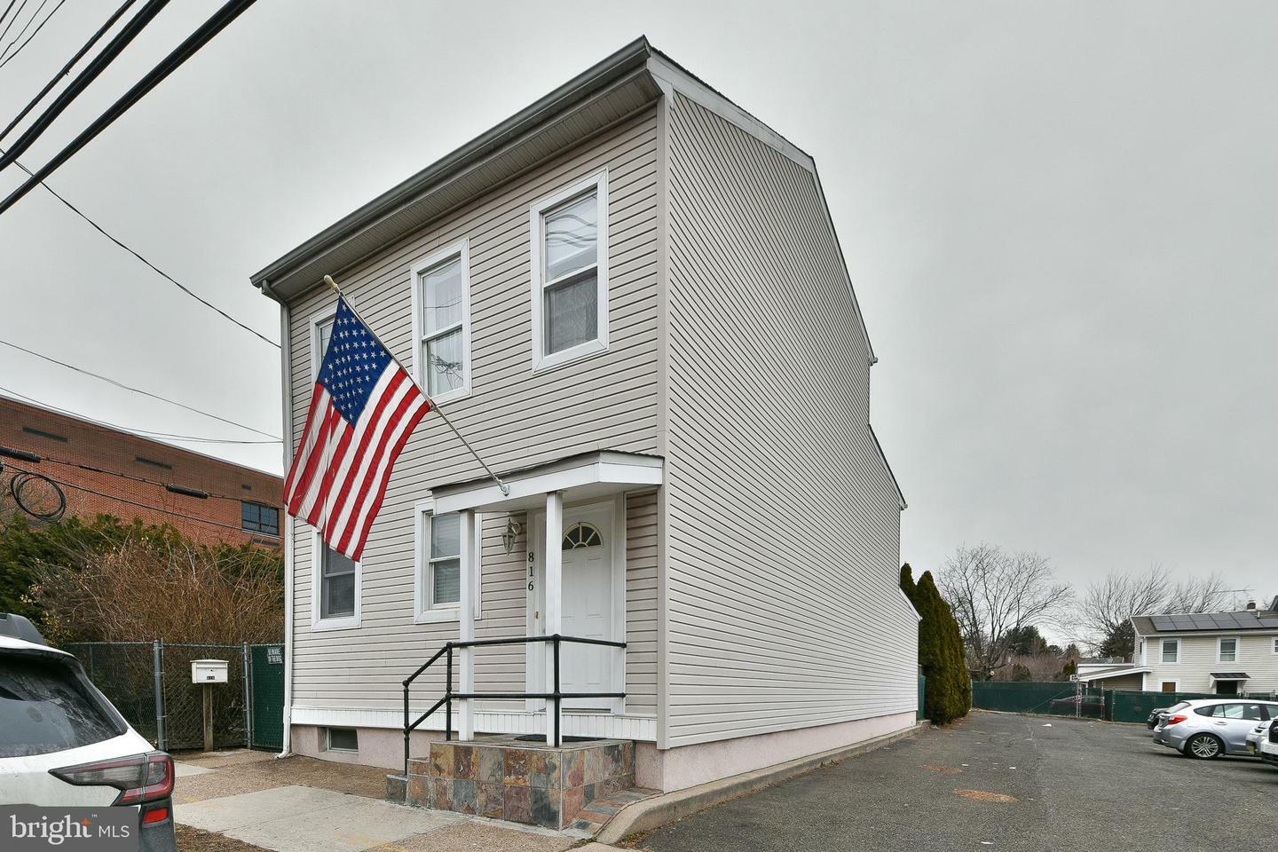 Property Photo:  816 Mulberry Street  NJ 08638 