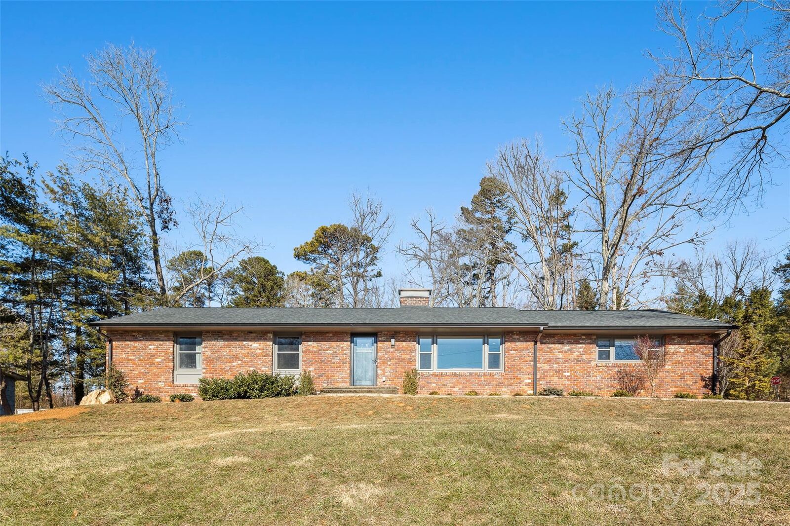 Property Photo: 18 Oakwilde Drive NC 28803