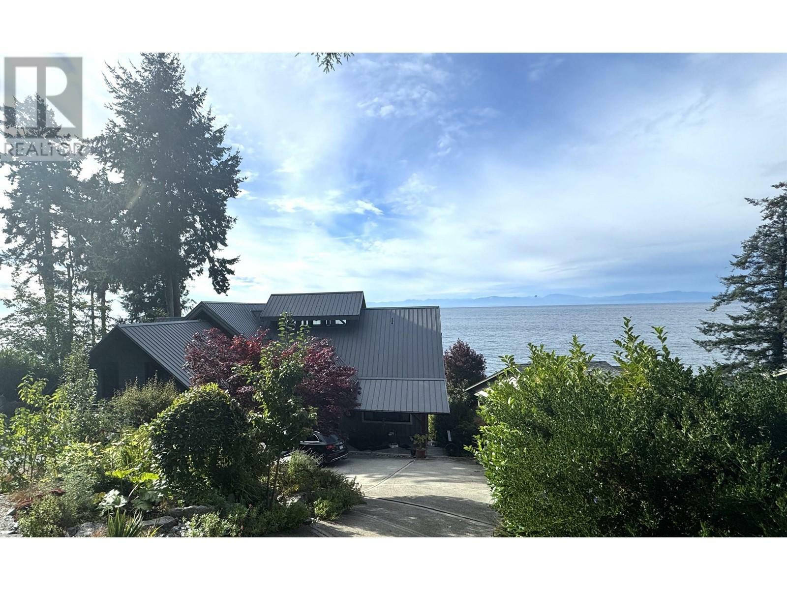 Photo de la propriété:  3387 Beach Avenue  BC V0N 2W2 