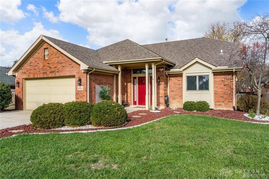 Property Photo:  2253 Four Seasons Trail  OH 45342 
