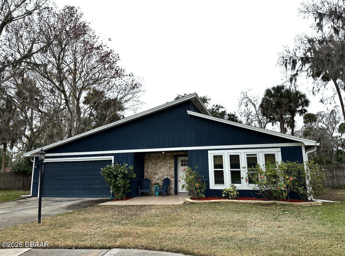 Property Photo: 480 Spruceview Drive FL 32127