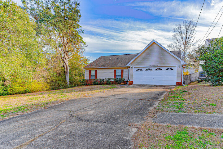 Property Photo:  801 Sparkleberry Cove  FL 32578