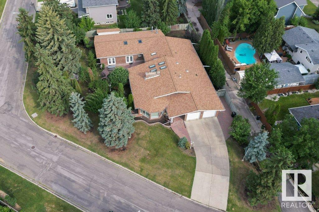 Property Photo:  14004 47 Avenue NW  AB T6H 0B6 