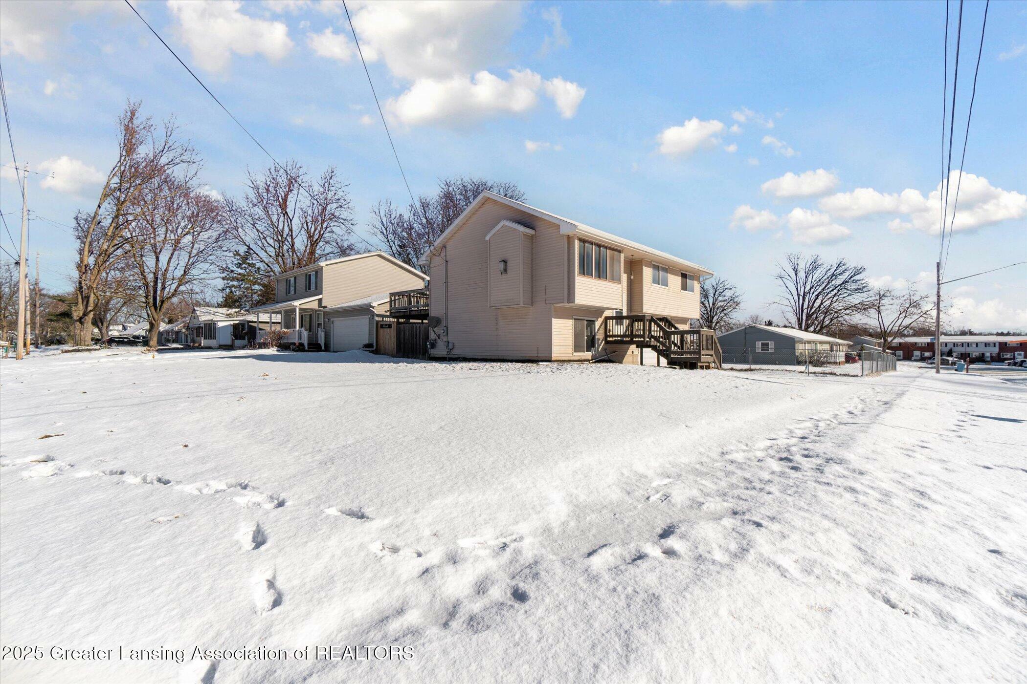 Property Photo:  1524 Kennedy Drive  MI 48911 