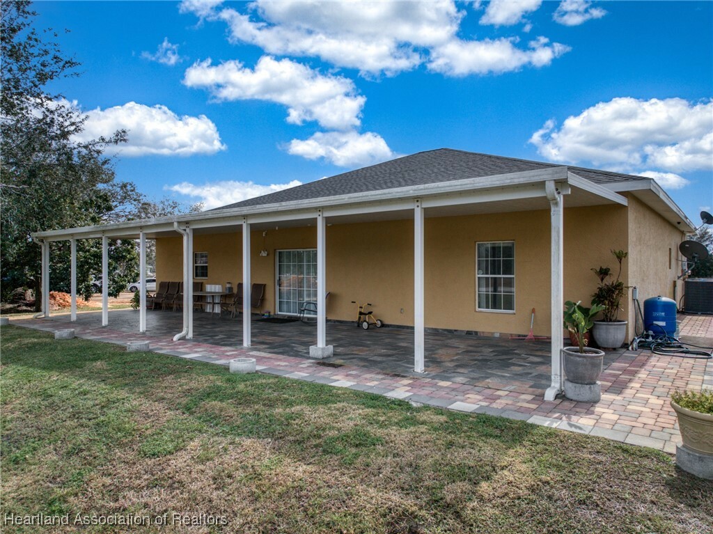 Property Photo: 1950 Ogden Road W FL 33825