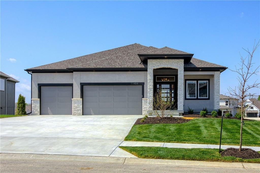Property Photo: 11484 S Roundtree Street KS 66061